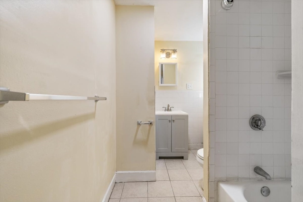 352 Walnut Avenue, Unit 1 Boston, MA 02119 - Photo 26 of 28