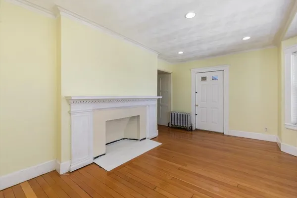 $3,400 | 352 Walnut Avenue, Unit 1, Boston, MA 02119