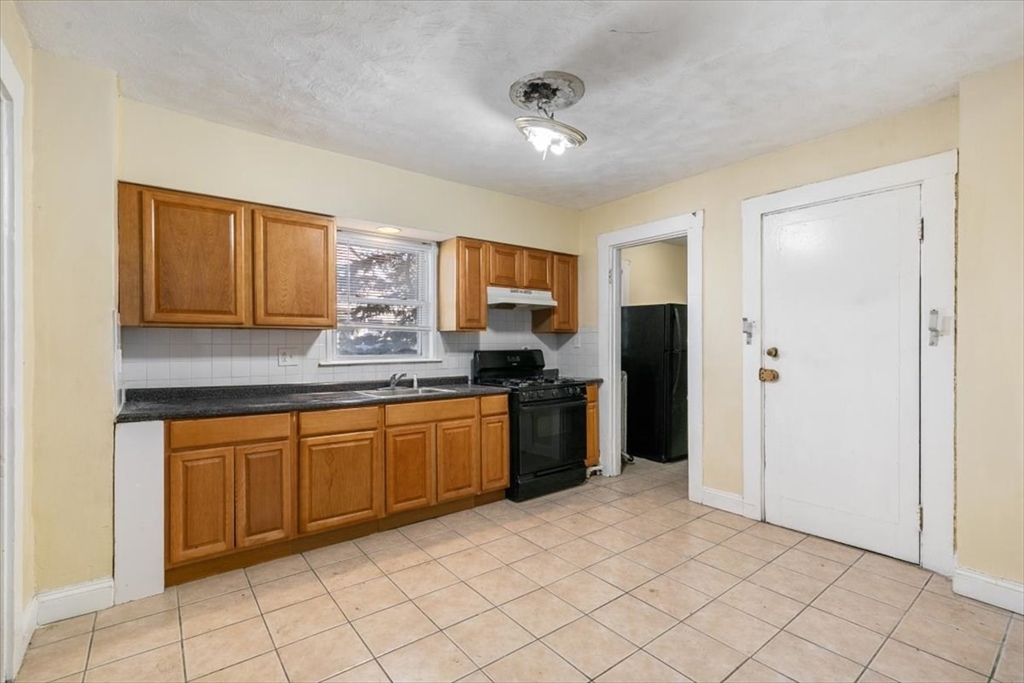 352 Walnut Avenue, Unit 1 Boston, MA 02119 - Photo 10 of 28