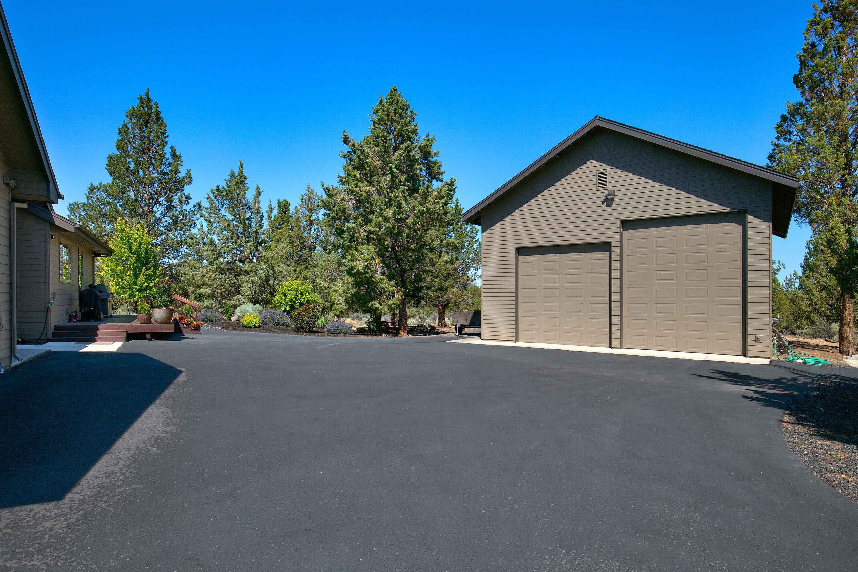 64215 Crosswinds Road Bend, OR 97703 - Photo 38 of 40 39 64215 Crosswinds Rd._026