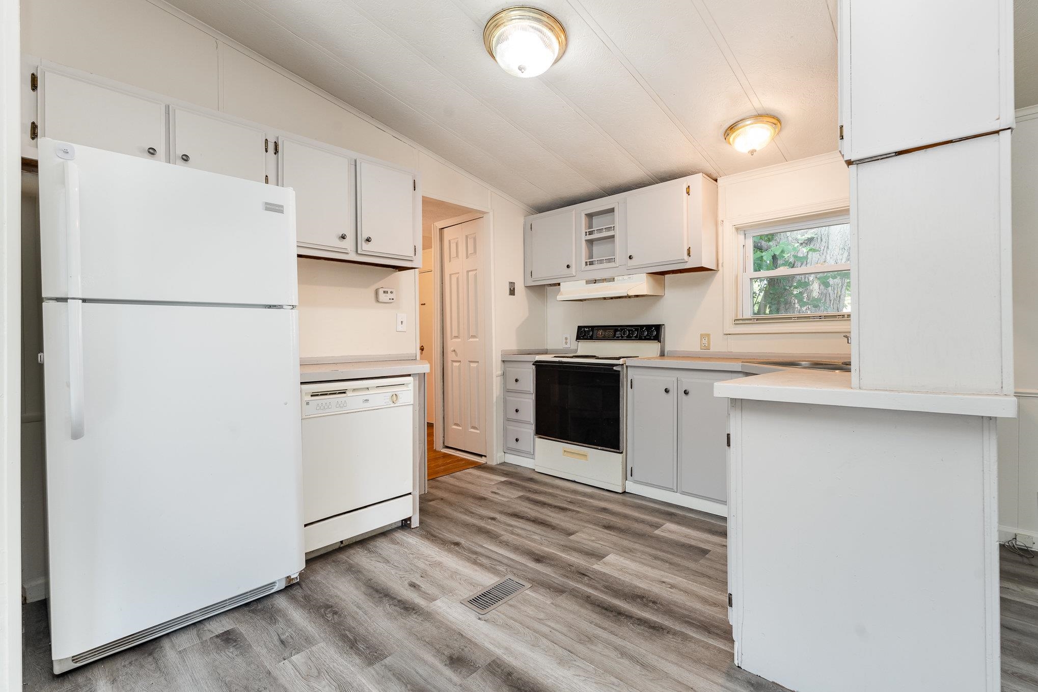 405 35th Street Bay City, MI 48708 - Photo 10 of 21 Gallery Image 10