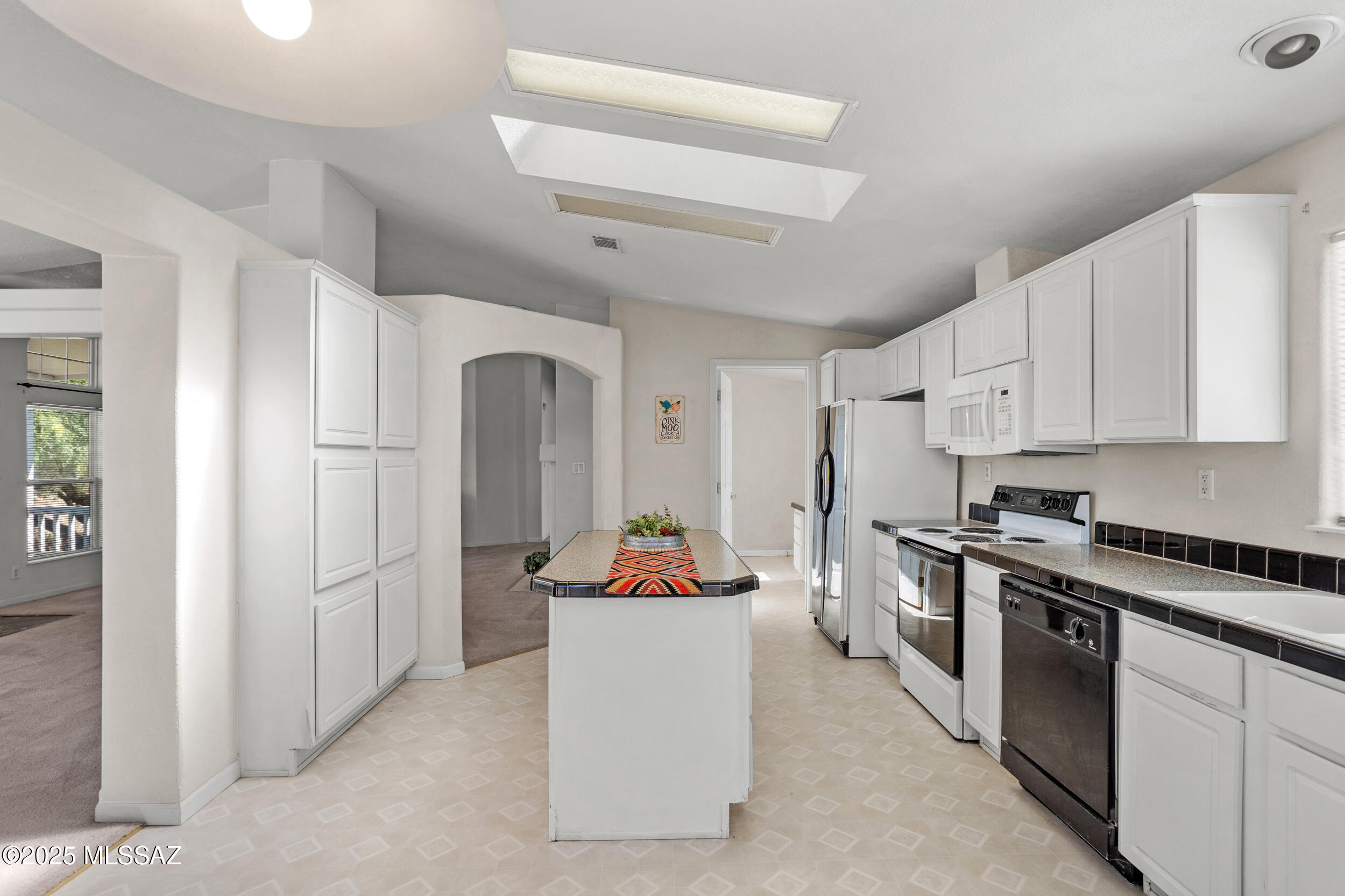 8720 North Sanders Road Tucson, AZ 85743 - Photo 12 of 42 Gallery Image 12