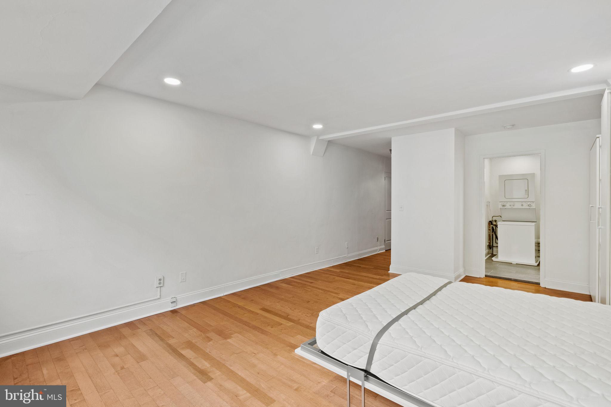 1810 Rittenhouse Square, Unit 313 Philadelphia, PA 19103 - Photo 8 of 28 Gallery Image 8