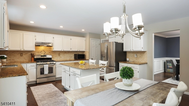 49 Clydesdale Road Scotch Plains, NJ 07076 - Photo 12 of 34