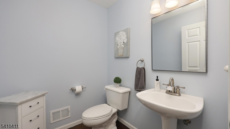 49 Clydesdale Road Scotch Plains, NJ 07076 - Photo 17 of 34