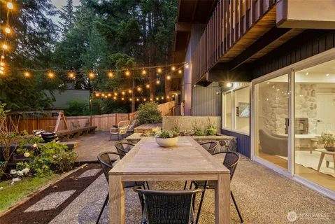 $1,095,000 | 1305 Kings Place Northwest, Bainbridge Island, WA 98110