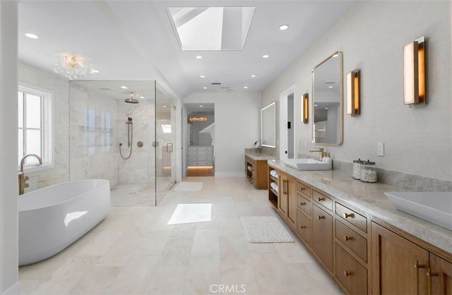 $16,995,000 | 2401 Bayshore Drive, Newport Beach, CA 92663