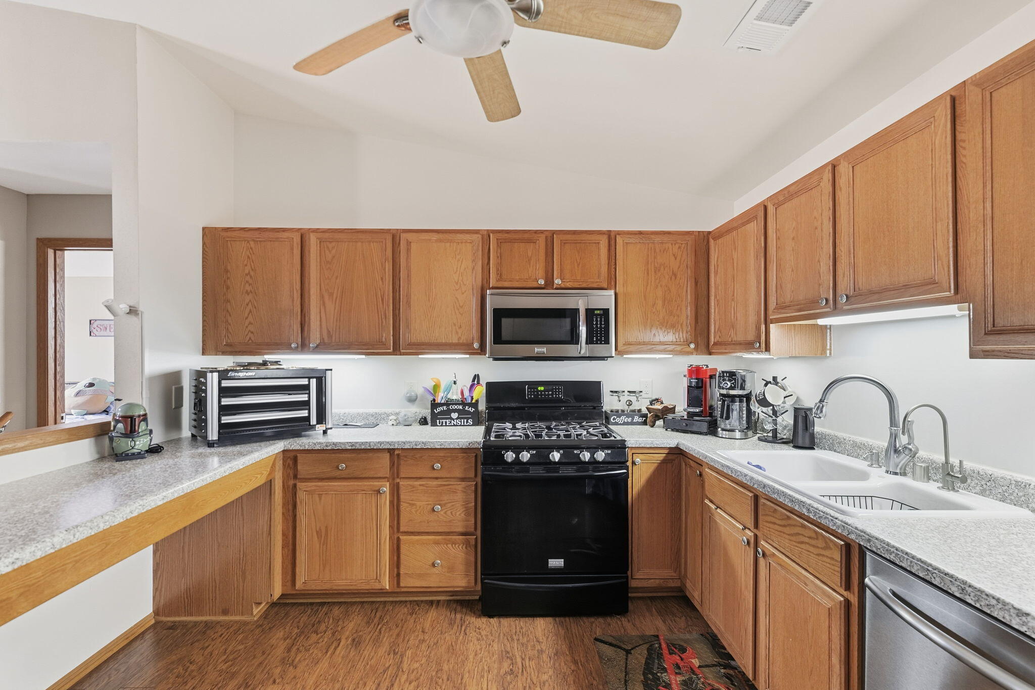 3307 85th Street, Unit E Kenosha, WI 53142 - Photo 3 of 21 Kitchen