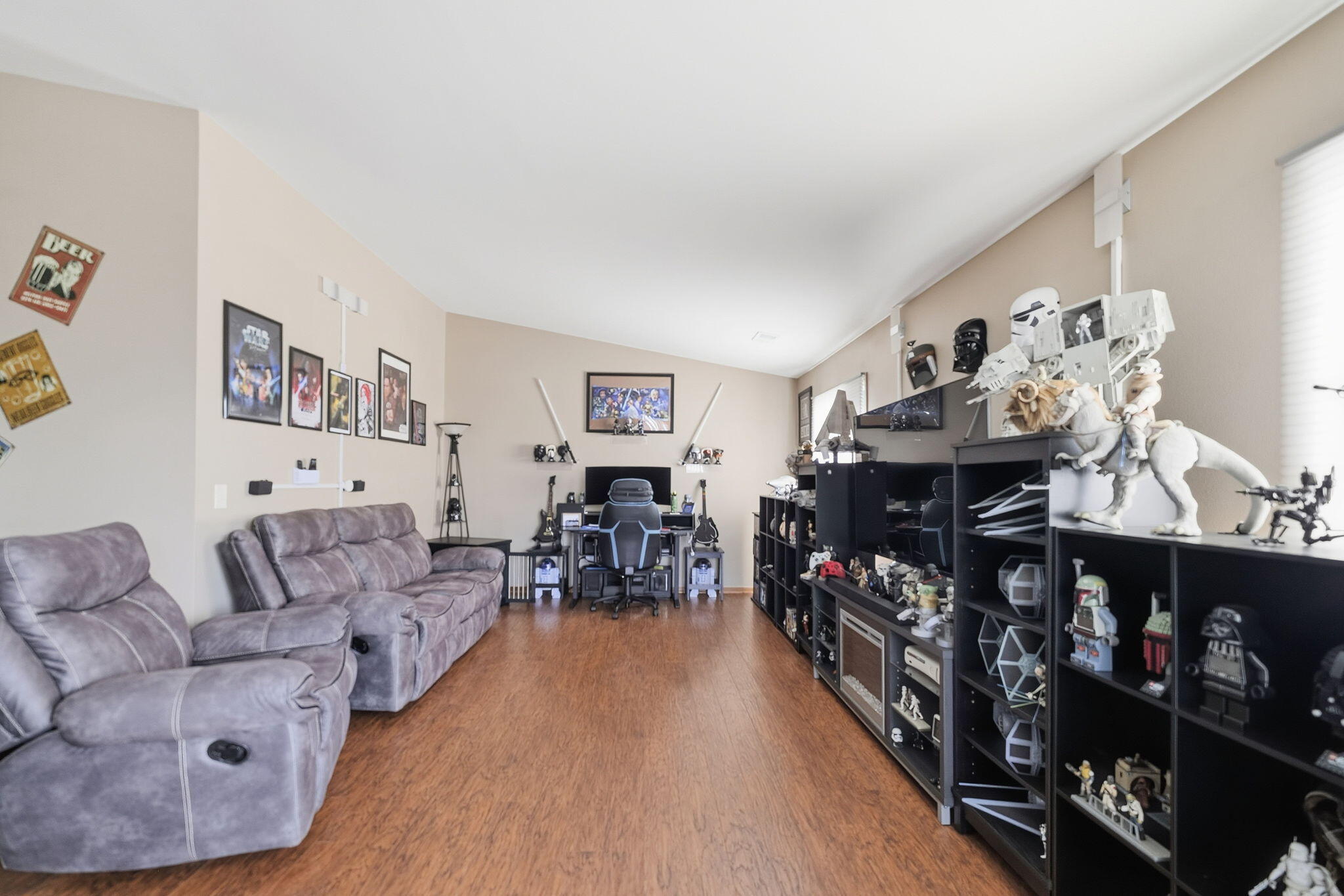 3307 85th Street, Unit E Kenosha, WI 53142 - Photo 5 of 21 Living Room