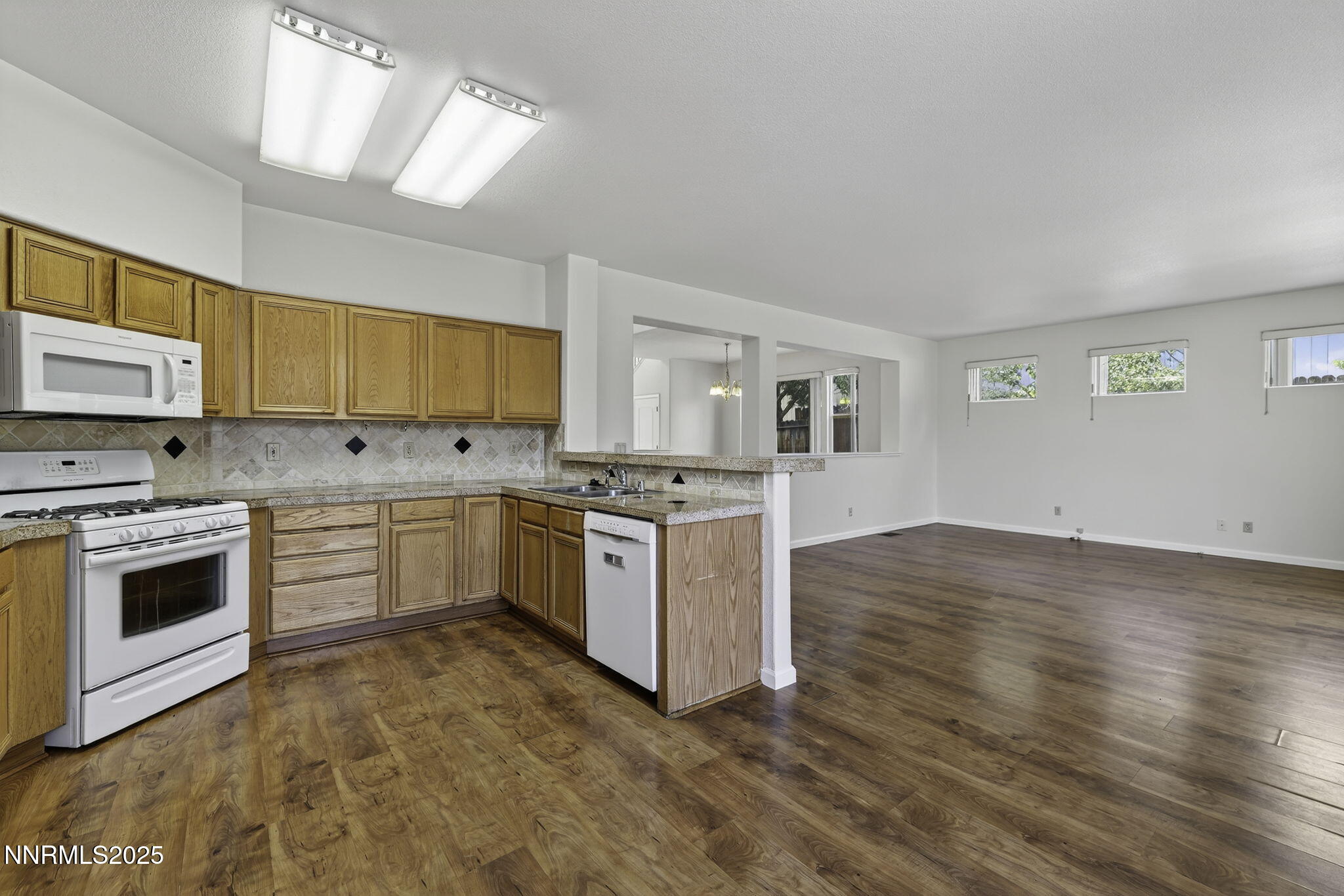 3181 Sky Country Drive Reno, NV 89503 - Photo 13 of 41 21-web-or-mls-3181 Sky Country-19