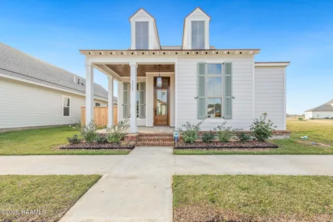 $530,000 | 111 Hedgemoore Court, Youngsville, LA 70592