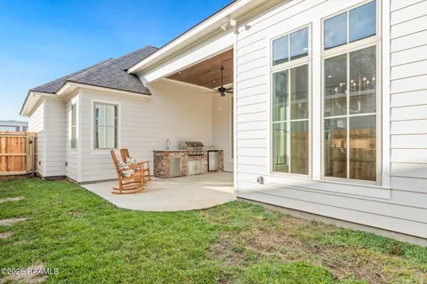 $530,000 | 111 Hedgemoore Court, Youngsville, LA 70592