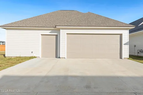 $530,000 | 111 Hedgemoore Court, Youngsville, LA 70592