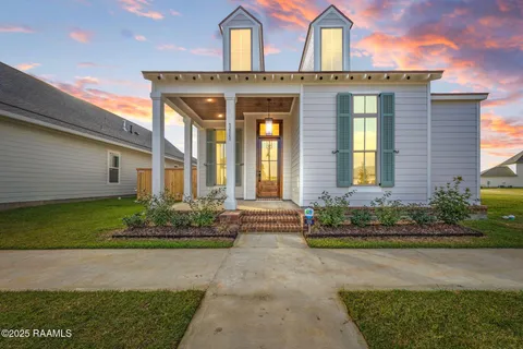 $530,000 | 111 Hedgemoore Court, Youngsville, LA 70592