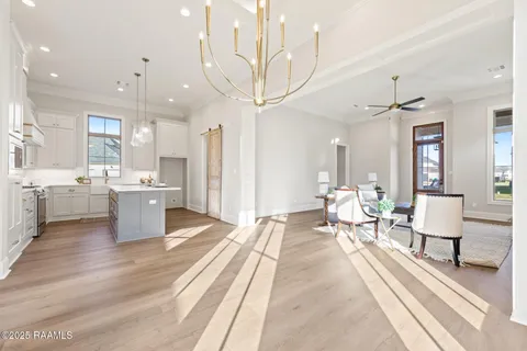 $530,000 | 111 Hedgemoore Court, Youngsville, LA 70592