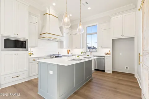 $530,000 | 111 Hedgemoore Court, Youngsville, LA 70592