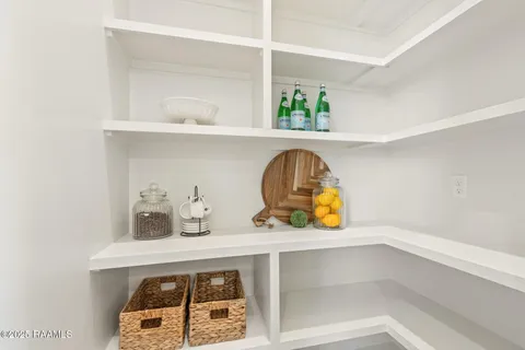 $530,000 | 111 Hedgemoore Court, Youngsville, LA 70592