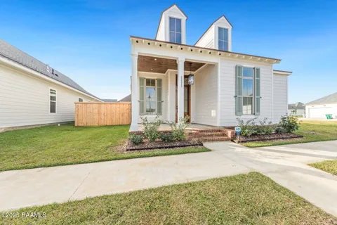 $530,000 | 111 Hedgemoore Court, Youngsville, LA 70592
