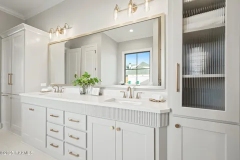 $530,000 | 111 Hedgemoore Court, Youngsville, LA 70592