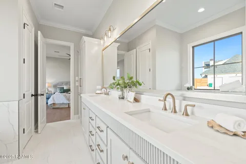 $530,000 | 111 Hedgemoore Court, Youngsville, LA 70592