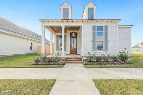 $530,000 | 111 Hedgemoore Court, Youngsville, LA 70592