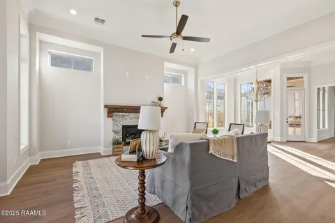 $530,000 | 111 Hedgemoore Court, Youngsville, LA 70592