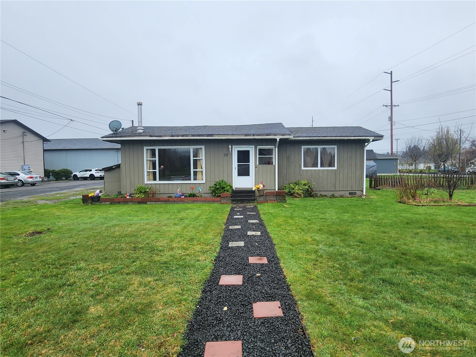 117 J Street Cosmopolis, WA 98537 - Photo 4 of 30