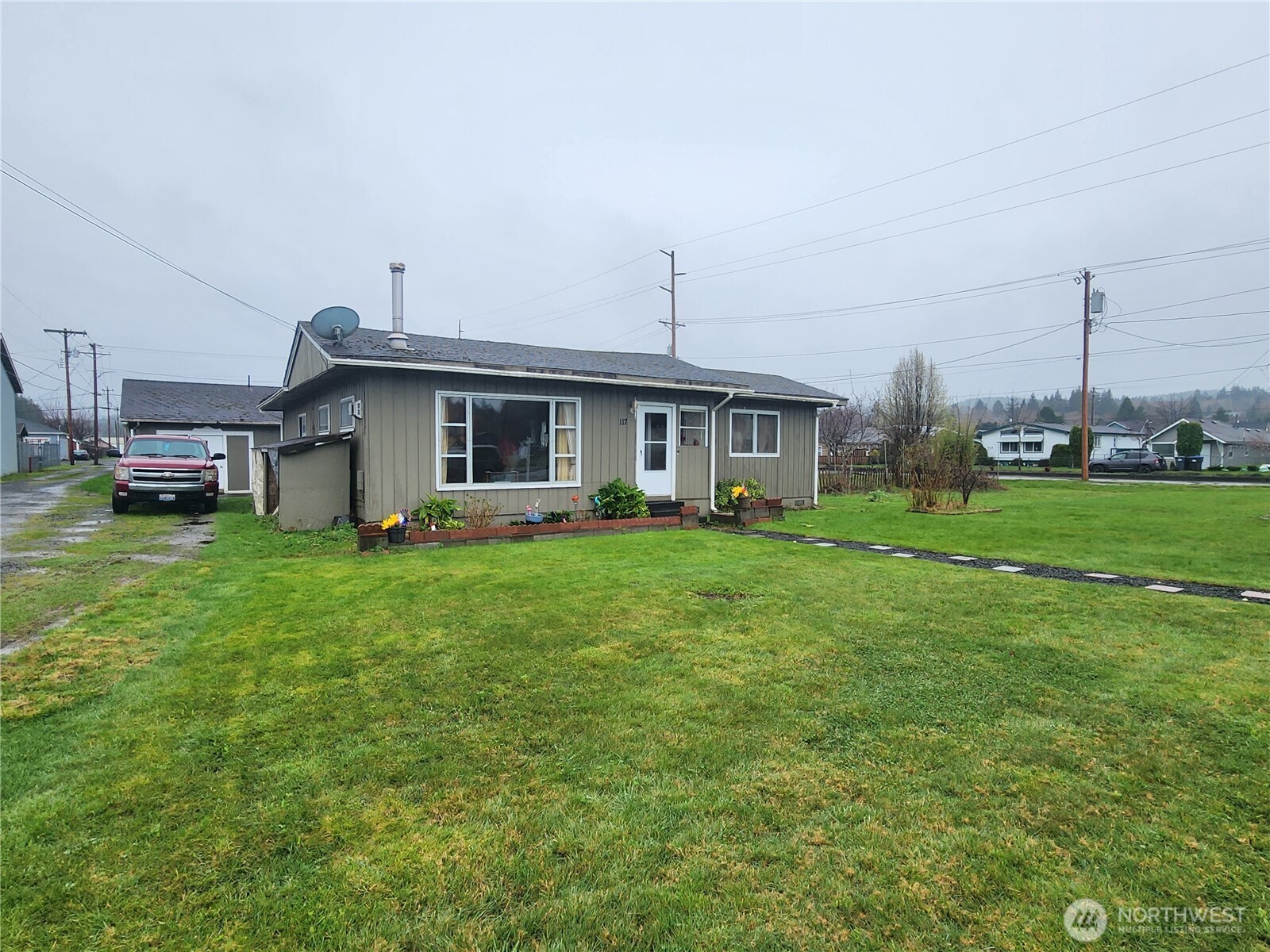 117 J Street Cosmopolis, WA 98537 - Photo 5 of 30
