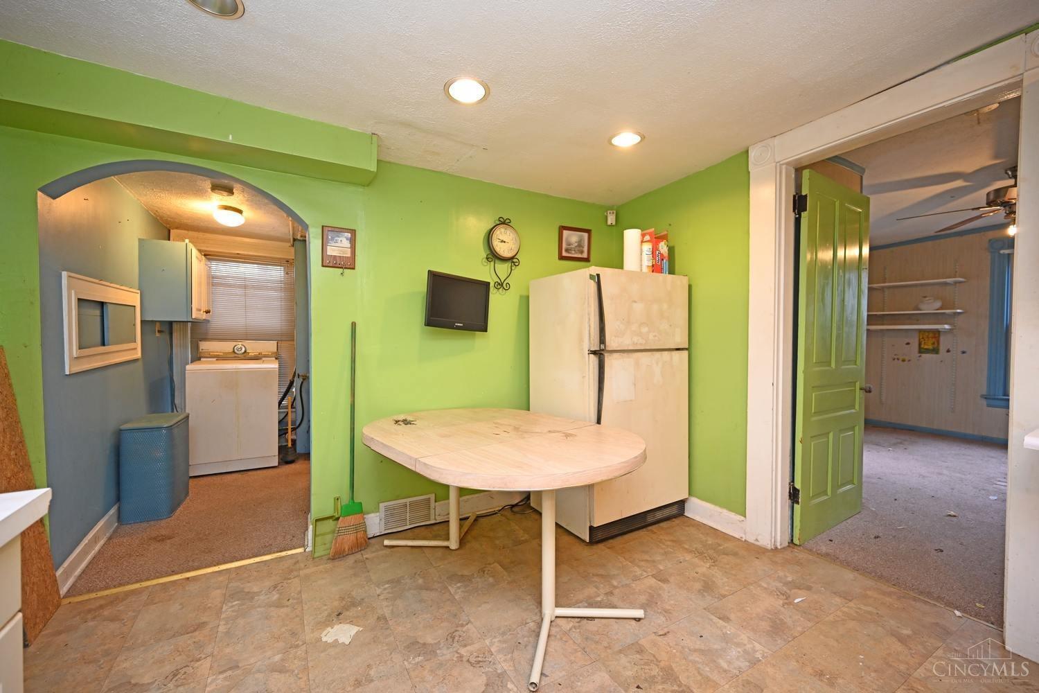25 Bonham Road Wyoming, OH 45215 - Photo 12 of 26 Gallery Image 12