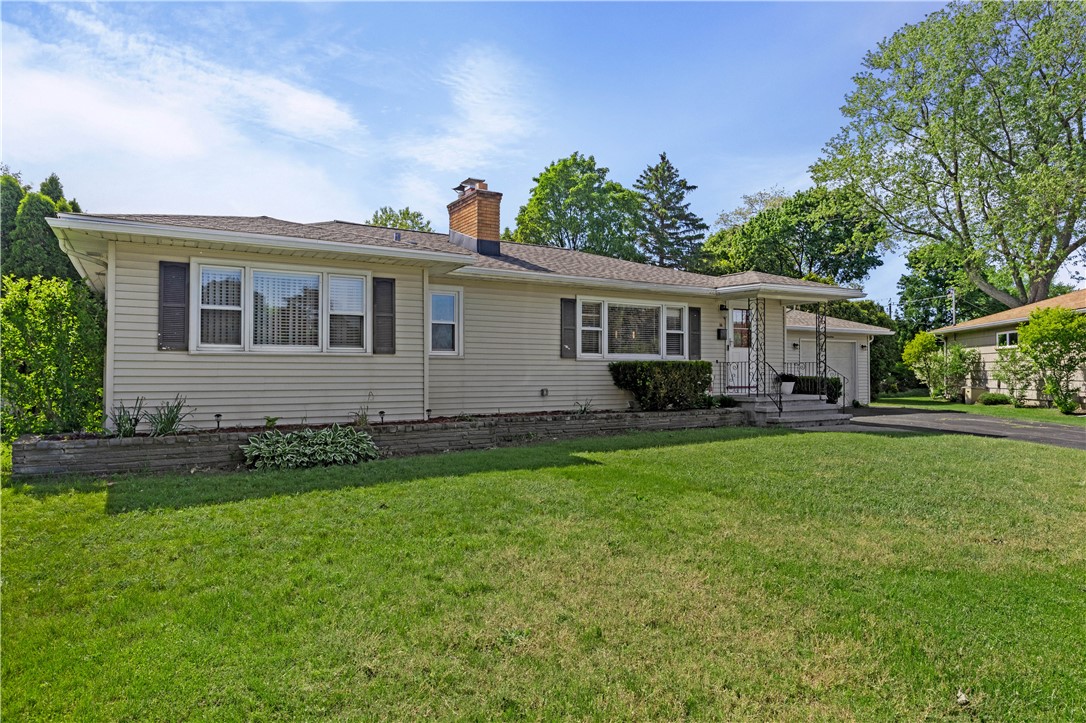 17 Ridge Port Circle Irondequoit, NY 14617 - Photo 2 of 38