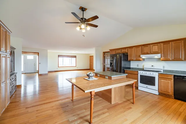 $950,000 | 34506 Pleasant Point Drive, Winona, MN 55987