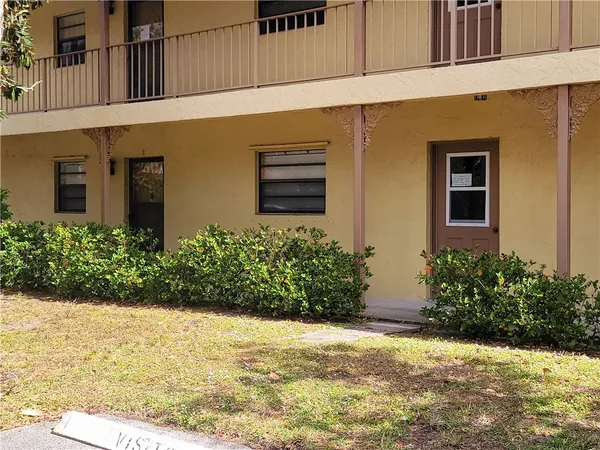 $1,500 | 400 18th Street, Unit C2, Vero Beach, FL 32960
