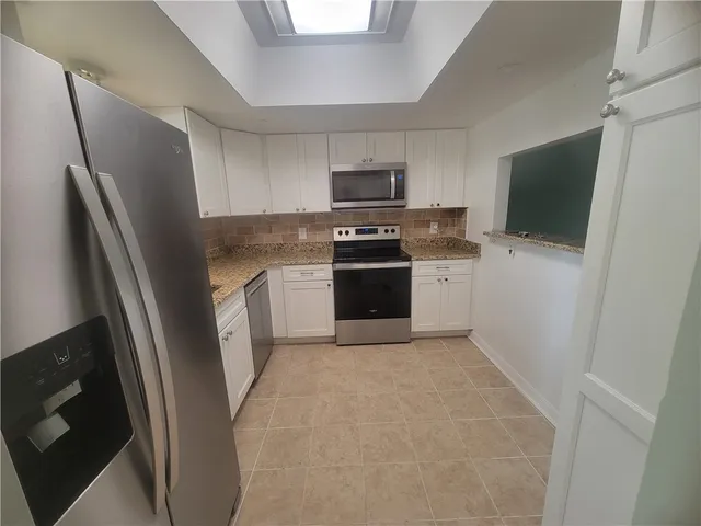 $1,750 | 400 18th Street, Unit C2, Vero Beach, FL 32960