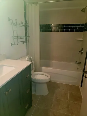 $1,750 | 400 18th Street, Unit C2, Vero Beach, FL 32960