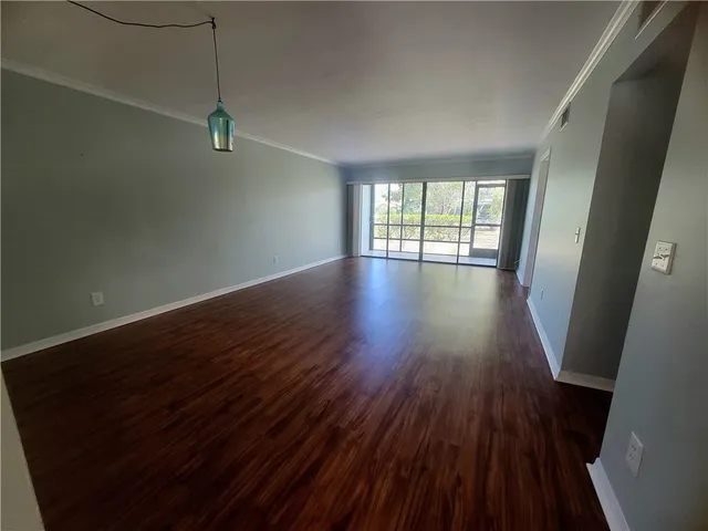 $1,750 | 400 18th Street, Unit C2, Vero Beach, FL 32960