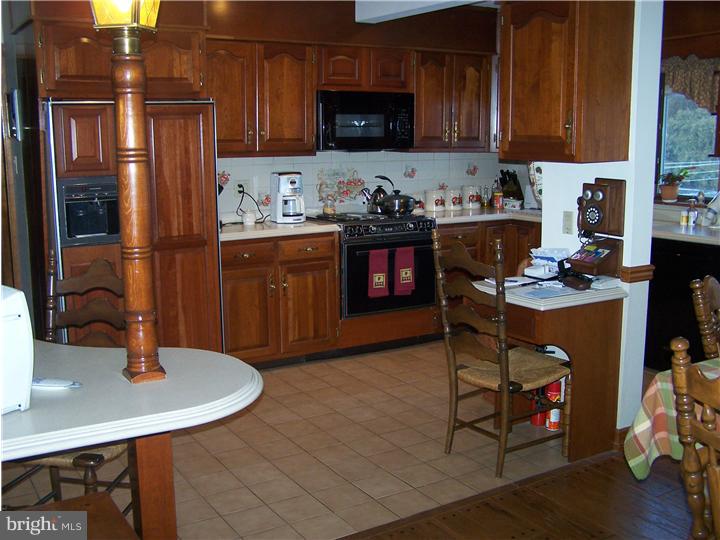 26 Alton Road Hamilton, NJ 08619 - Photo 4 of 13 Kitchen