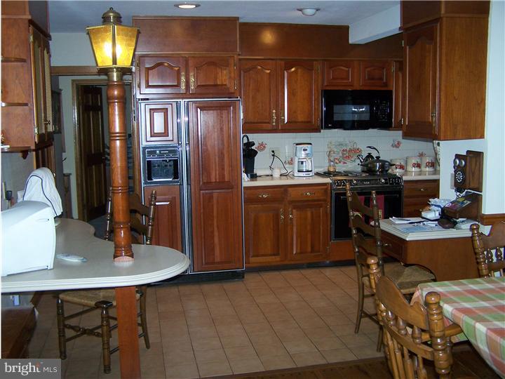 26 Alton Road Hamilton, NJ 08619 - Photo 5 of 13 Kitchen