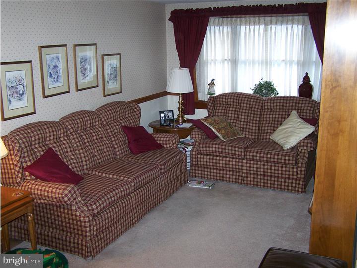 26 Alton Road Hamilton, NJ 08619 - Photo 9 of 13 Family Room