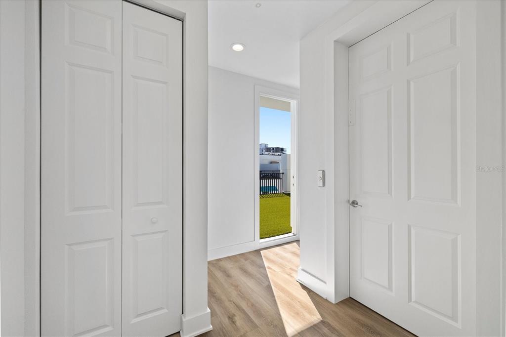 15405 Gulf Boulevard, Unit B2 Madeira Beach, FL 33708 - Photo 31 of 49 a view of a bathroom with a tub