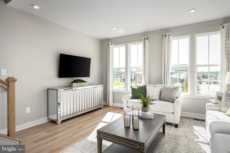 112 Spring Gate Lane, Unit CLARENDONMIDLEVEL Pasadena, MD 21122 - Photo 20 of 23