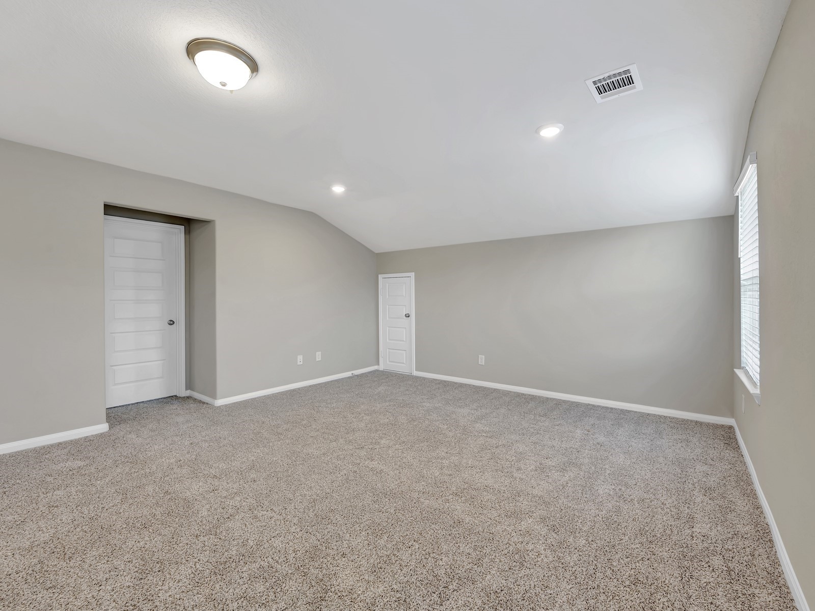5725 Adamite Way Houston, TX 77048 - Photo 18 of 29 Photo is not of the actual home, but is an inspirational photo of builder’s model home and may depict options, furnishings, and/or decorator features that are not included