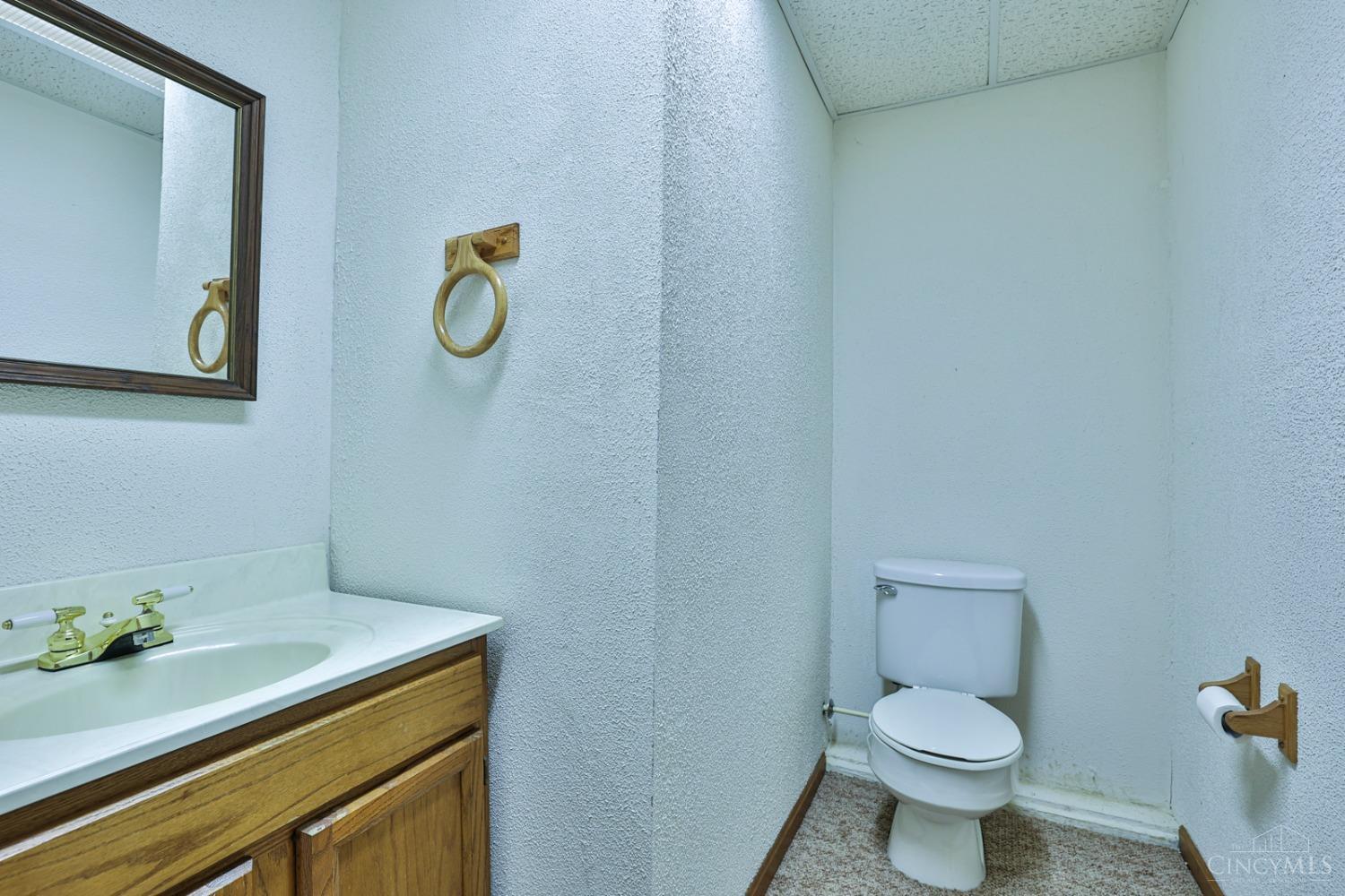 4912 Hubble Road Cincinnati, OH 45247 - Photo 41 of 50