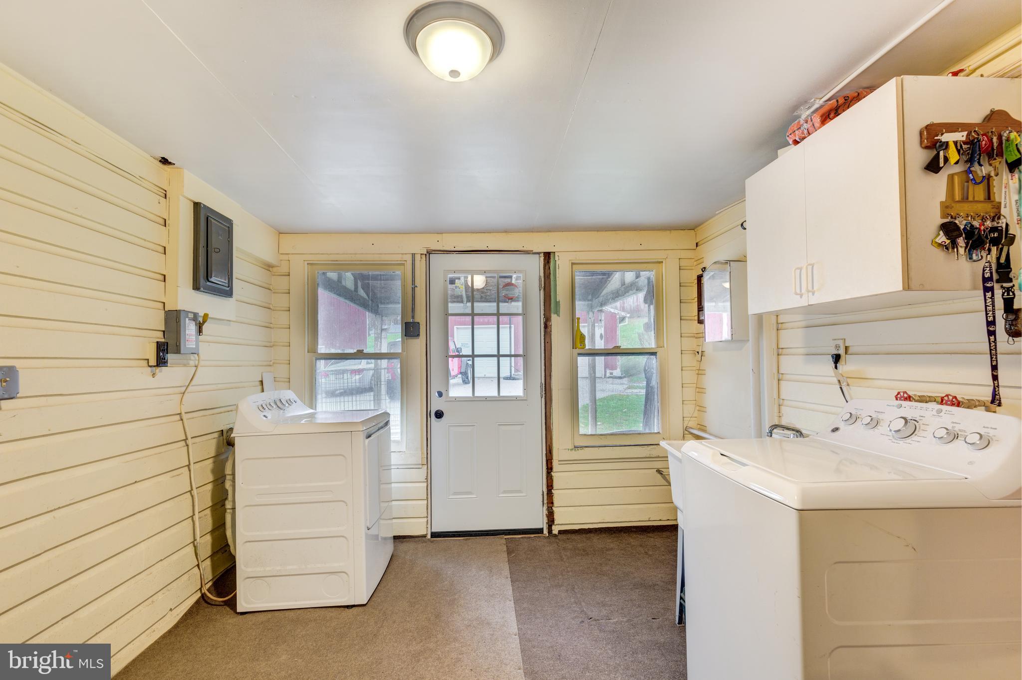 559 Sullivan Road Westminster, MD 21157 - Photo 18 of 37 Mudroom /Laundry room