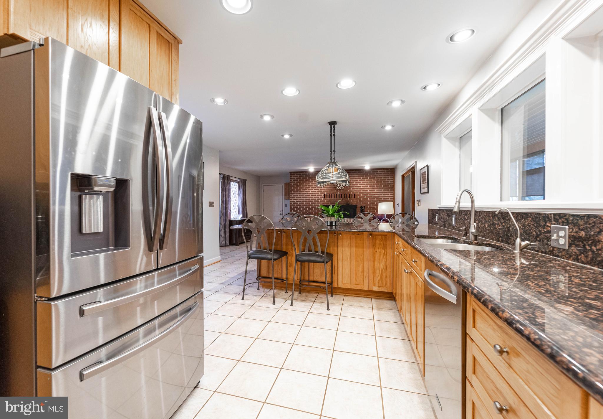 327 Crowl Road Westminster, MD 21158 - Photo 19 of 75 Top-of-the-line stainless-steel appliances