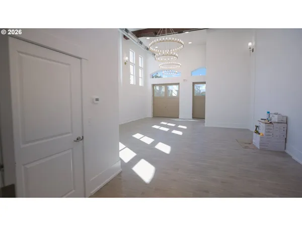 $4,900,000 | 550 North 1st Street, Woodburn, OR 97071