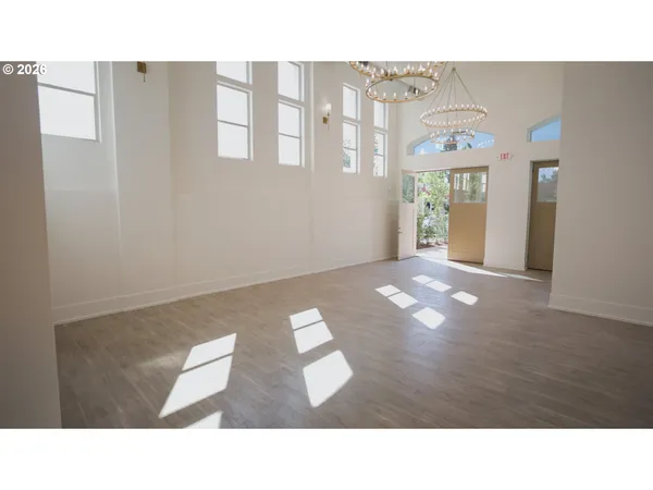 $4,900,000 | 550 North 1st Street, Woodburn, OR 97071