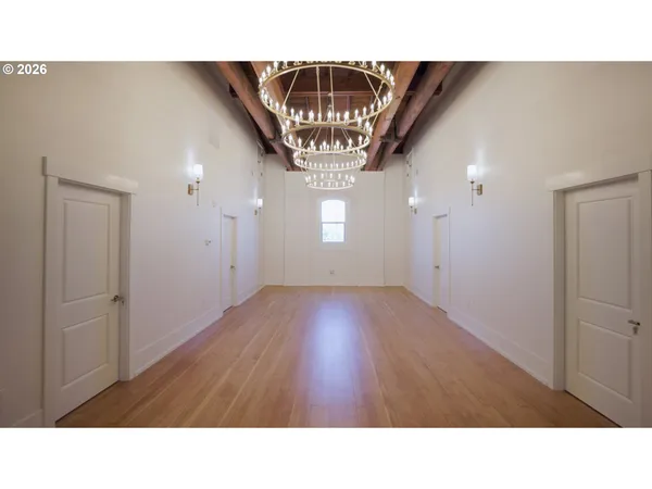 $4,900,000 | 550 North 1st Street, Woodburn, OR 97071