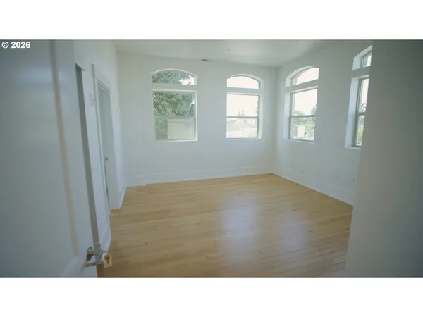 $4,900,000 | 550 North 1st Street, Woodburn, OR 97071