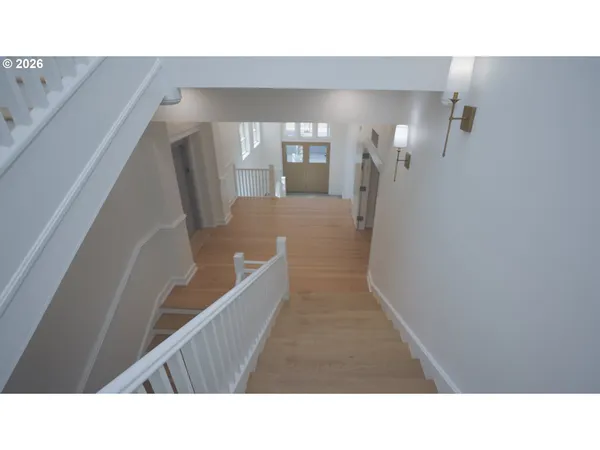 $4,900,000 | 550 North 1st Street, Woodburn, OR 97071