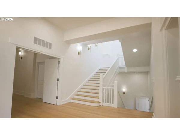 $4,900,000 | 550 North 1st Street, Woodburn, OR 97071